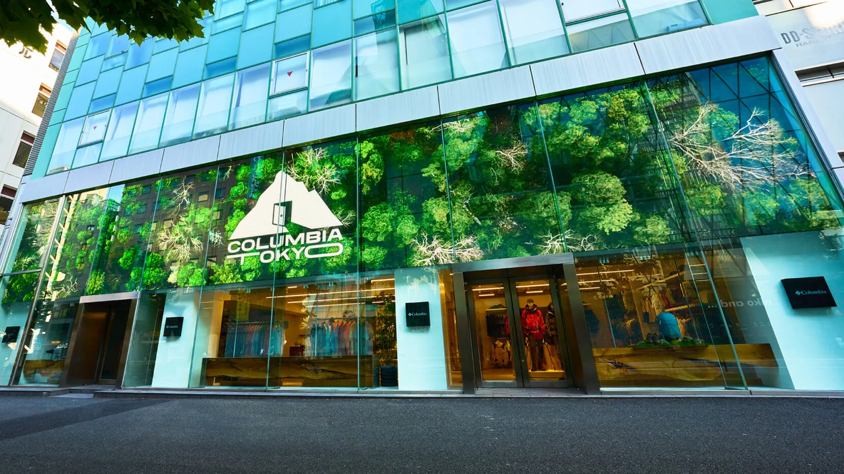COLUMBIA-TOKYO-FLAGSHIP_s.jpg.webp